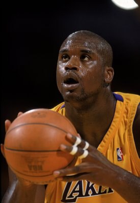 21 Oct 1999: Shaquille O''Neal #34 of the Los Angeles Lakers makes a free throw during a Pre-Season game against the Golden State Warriors at the Great Western Forum in Inglewood, California. The Lakers defeated the Warriors 93-89 . Mandatory Credit: Dona