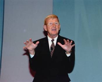 Lou_holtz_display_image