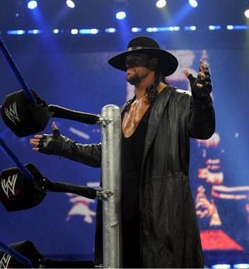 undertaker est sur le ring Undertaker_display_image