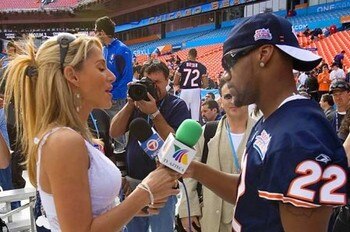 Ines-sainz-superbowl1-450x540_display_image