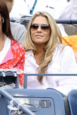 NEW YORK - SEPTEMBER 10:  Actress Mary McCormack attends day twelve of the 2010 U.S. Open at the USTA Billie Jean King National Tennis Center on September 10, 2010 in the Flushing neighborhood of the Queens borough of New York City.  (Photo by Matthew Sto