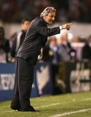 BUENOS AIRES, ARGENTINA - MARCH 31: Argentina coach Jose Pekerman calls out to his players during the  2006 World Cup qualifying match against Colombia at The River Plate Stadium on March 31, 2005, in Buenos Aires, Argentina.  (Photo by Ben Radford/Getty