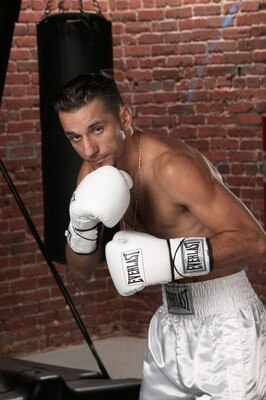 Sergio-mora-fighting-kelly-pavlik-this-summer-682x1024_display_image