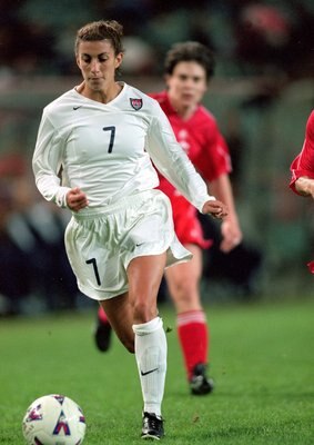 2 Jun 2000: Sara Whalen of Team USA controls the ball during the game against Team Canada for the First Pacific Cup at the Sydney Football Stadium in Sydney, Australia.  Team USA defeated Team Canada 9-1.Mandatory Credit: Adam Pretty/AUS  /Allsport