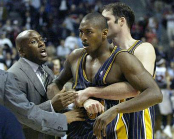 ron-artest-fight_display_image.jpg