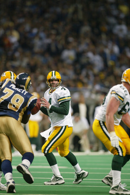 20 Jan 2002 : Quarterback Brett Favre of the Green Bay Packers during the game against the St.Louis Rams at the Dome at America's Center in St.Louis, Missouri. The Rams won 45-17. DIGITAL IMAGE. Mandatory Credit: Tom Hauck/Getty Images