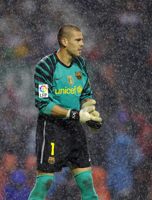 BILBAO, SPAIN - SEPTEMBER 25:  Goalkeeper Victor Valdes of Barcelona looks on during the La Liga match between Athletic Bilbao and Barcelona at the San Mames Stadium on September 25, 2010 in Bilbao, Spain. Barcelona won the match 3-1.  (Photo by Jasper Ju