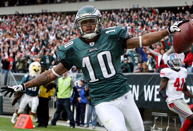 PHILADELPHIA - NOVEMBER 01:  DeSean Jackson #10 of the Philadelphia Eagles celebrates his second quarter touchdown against the New York Giants on November 1, 2009 at Lincoln Financial Field in Philadelphia, Pennsylvania.  (Photo by Jim McIsaac/Getty Image