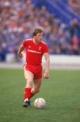 Scottish footballer Steve Nicol of Liverpool FC during a match against Chelsea, 1986. Liverpool won 1-0. (Photo by David Cannon/Getty Images)