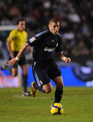 LA CORUNA, SPAIN - JANUARY 30:  Karim Benzema of Real Madrid in action during the La Liga match between Real Madrid and Deportivo La Coruna at the Riazor Stadium on January 30, 2010 in La Coruna, Spain.  (Photo by Denis Doyle/Getty Images)