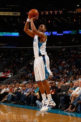 NEW ORLEANS - NOVEMBER 04:  Morris Peterson #24 of the New Orleans Hornets makes a shot against the Dallas Mavericks at New Orleans Arena on November 4, 2009 in New Orleans, Louisiana.  NOTE TO USER: User expressly acknowledges and agrees that, by downloa