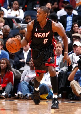 ATLANTA - NOVEMBER 18:  Mario Chalmers #6 of the Miami Heat against the Atlanta Hawks at Philips Arena on November 18, 2009 in Atlanta, Georgia.  (Photo by Kevin C. Cox/Getty Images)
