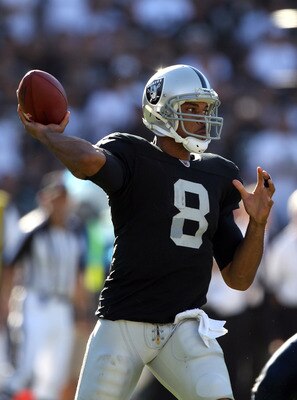 OAKLAND, CA - OCTOBER 10:  Jason Campbell #8 of the Oakland Raiders passes the ball against the San Diego Chargers at Oakland-Alameda County Coliseum on October 10, 2010 in Oakland, California.  (Photo by Ezra Shaw/Getty Images)