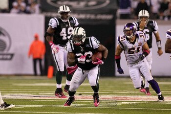 EAST RUTHERFORD, NJ - OCTOBER 11:  Shonn Green #23 of the New York Jets runs the ball against the Minnesota Vikings at New Meadowlands Stadium on October 11, 2010 in East Rutherford, New Jersey.  The Jets won 29-20. (Photo by Jim McIsaac/Getty Images)