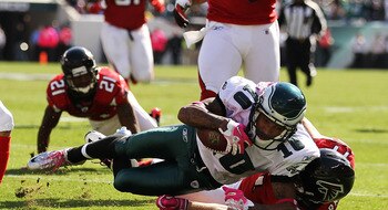 PHILADELPHIA - OCTOBER 17:  DeSean Jackson #10 of the Philadelphia Eagles scores a touchdown in the first quarter as Kroy Biermann #71 of the Atlanta Falcons defends during their game at Lincoln Financial Field on October 17, 2010 in Philadelphia, Pennsyl