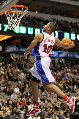 DALLAS - FEBRUARY 12:  Eric Gordon #10 of the Los Angeles Clippers shoots during the slam dunk contest held at halftime during the T-Mobile Rookie Challenge & Youth Jam part of 2010 NBA All-Star Weekend at American Airlines Center on February 12, 2010 in