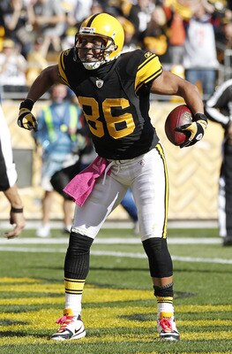 PITTSBURGH - OCTOBER 17: Hines Ward #86 of the Pittsburgh Steelers reacts after after scoring a third quarter touchdown while playing the Cleveland Browns on October 17, 2010 at Heinz Field in Pittsburgh, Pennsylvania. Pittsburgh won the game 28-10.  (Pho