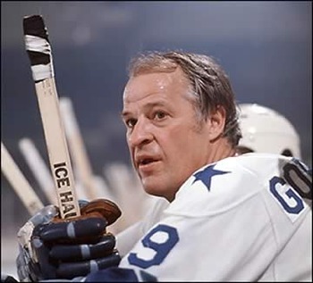 Why did Gordie Howe get his full name on his Whalers sweater? - Sports Logo  News - Chris Creamer's Sports Logos Community - CCSLC - SportsLogos.Net  Forums
