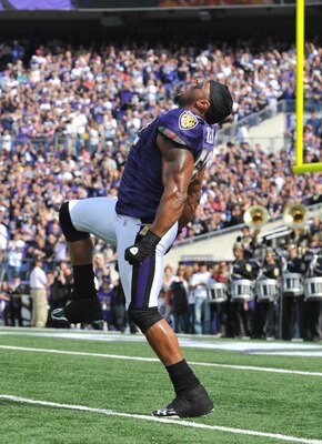 BALTIMORE, MD - OCTOBER 24:  Ray Lewis #52 of the Baltimore Ravens is introduced before the game against the Buffalo Bills at M&T Bank Stadium on October 24, 2010 in Baltimore, Maryland. The Ravens defeated the Bills 37-34. (Photo by Larry French/Getty Im