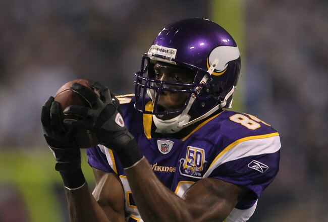 MINNEAPOLIS - OCTOBER 17:  Wide receiver Randy Moss #84 of the Minnesota Vikings catches a pass during the third quarter against the Dallas Cowboys at Mall of America Field on October 17, 2010 in Minneapolis, Minnesota. The Vikings defeated the Cowboys 24