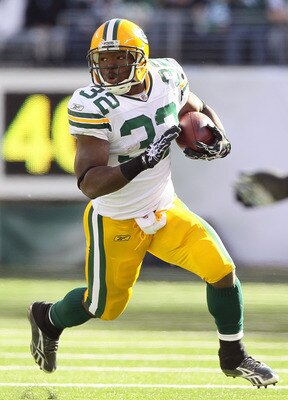 EAST RUTHERFORD, NJ - OCTOBER 31:  Brandon Jackson #32 of the Green Bay Packers runs the ball against the New York Jets on October 31, 2010 at the New Meadowlands Stadium in East Rutherford, New Jersey.  (Photo by Jim McIsaac/Getty Images)