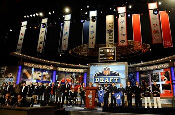 NEW YORK - APRIL 22:  Miltary personnell are honored during the 2010 NFL Draft at Radio City Music Hall on April 22, 2010 in New York City.  (Photo by Jeff Zelevansky/Getty Images)