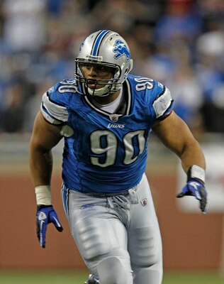 DETROIT - OCTOBER 31: Ndamukong Suh #90 of the Detroit Lions recovers a late fourth quarter fumble from Rex Grossman #8 of the Washington Redskins an scores a touchdown at Ford Field on October 31, 2010 in Detroit, Michigan. The Lions defeated the Redskin