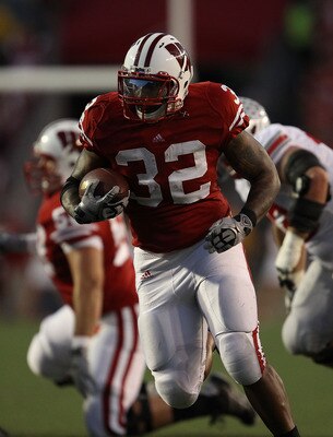 MADISON, WI - OCTOBER 16: John Clay #32 of the Wisconsin Badgers runs against the Ohio State Buckeyes at Camp Randall Stadium on October 16, 2010 in Madison, Wisconsin. Wisconsin defeated Ohio State 31-18. (Photo by Jonathan Daniel/Getty Images)
