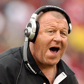 SAN FRANCISCO - OCTOBER 17:  Head coach Tom Cable of the Oakland Raiders walks the sidelines during their game against the San Francisco 49ers at Candlestick Park on October 17, 2010 in San Francisco, California.  (Photo by Ezra Shaw/Getty Images)
