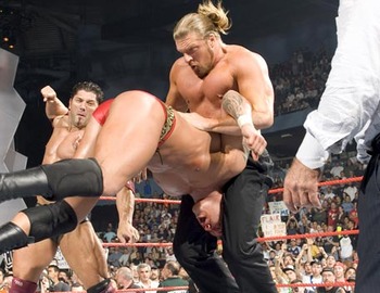 RESULTADOS - RAW Desde Baltimore - Previo a Survivor Series Triple-H-hits-Randy-Orton-with-a-Pedigree1_display_image