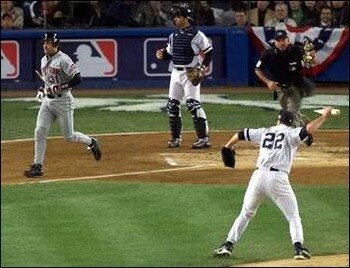 Clemens_hurls_bat_at_piazza_display_image