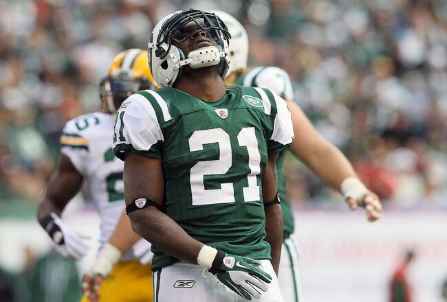 EAST RUTHERFORD, NJ - OCTOBER 31:  LaDainian Tomlinson #21 of the New York Jets reacts after dropping a pass against the Green Bay Packers on October 31, 2010 at the New Meadowlands Stadium in East Rutherford, New Jersey.  (Photo by Jim McIsaac/Getty Imag