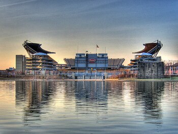Heinz_field_display_image