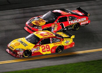 DAYTONA BEACH, FL - FEBRUARY 06:  Kevin Harvick, driver of the #29 Shell/Pennzoil Chevrolet, races Jamie McMurray, driver of the #Bass Pro Shops/Tracker Chevrolet, during the Budweiser Shootout at Daytona International Speedway on February 6, 2010 in Dayt