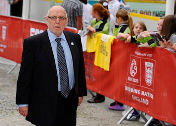 MANCHESTER, ENGLAND - AUGUST 25:  England 2018 Chairman Geoff Thompson arrives  for the Football Icons Dinner during the FIFA Inspection Visit for the England 2018 World Cup Bid on August 25, 2010 in Manchester, England.  (Photo by Jason Cairnduff-Pool/Ge