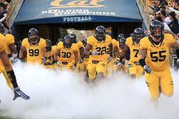 BERKELEY, CA - NOVEMBER 13:  Tthe California Golden Bears enter the stadium for their game against the Oregon Ducks at California Memorial Stadium on November 13, 2010 in Berkeley, California.  (Photo by Ezra Shaw/Getty Images)