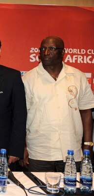 JOHANNESBURG, SOUTH AFRICA - OCTOBER 11:   (L-R) Coach Vahid Halilhodzic,  Safa president Kirsten Nematandani, captain Didier Drogba, 2010 LOC CEO Danny Jordaan and FA president Jacques Anouma attend the Ivory Coast Press Conference from the Inter Contine