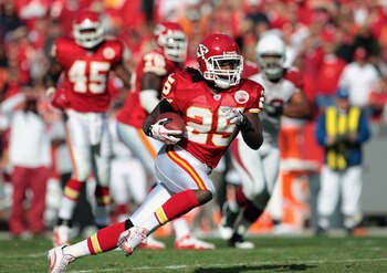 KANSAS CITY, MO - NOVEMBER 21:  Jamaal Charles #25 of the Kansas City Chiefs carries the ball during the game against the Arizona Cardinals on November 21, 2010  at Arrowhead Stadium in Kansas City, Missouri.  (Photo by Jamie Squire/Getty Images)