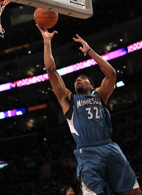LOS ANGELES - NOVEMBER 9:  Lazar Hayward #32 of the Minnesota Timberwolves shoots against the Los Angeles Lakers at Staples Center on November 9, 2010 in Los Angeles, California. The Lakers won 99-94.   NOTE TO USER: User expressly acknowledges and agrees