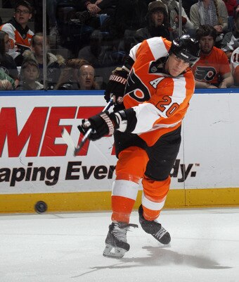 UNIONDALE, NY - DECEMBER 05:  Chris Pronger #20 of the Philadelphia Flyers skates against the New York Islanders at the Nassau Coliseum on December 5, 2010 in Uniondale, New York.  (Photo by Bruce Bennett/Getty Images)