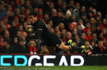 CARDIFF, WALES - NOVEMBER 27: Mils Muliaina of the All Blacks scores a try during the Test match between Wales and the New Zealand All Blacks at Millennium Stadium on November 27, 2010 in Cardiff, Wales.  (Photo by Phil Walter/Getty Images)