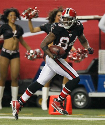 ATLANTA - NOVEMBER 11:  Roddy White #84 of the Atlanta Falcons against the Baltimore Ravens at Georgia Dome on November 11, 2010 in Atlanta, Georgia.  (Photo by Kevin C. Cox/Getty Images)