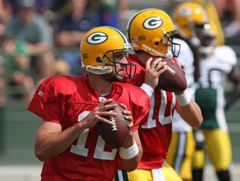 Aaron Rodgers Throwing