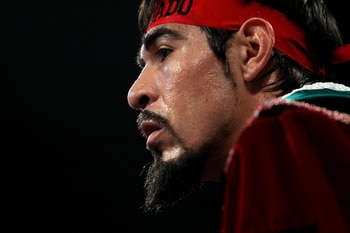 ARLINGTON, TX - NOVEMBER 13:  Antonio Margarito (black trunks) of Mexico looks on from his corner as he waits to fight Manny Pacquiao of the Philippines during their WBC World Super Welterweight Title bout at Cowboys Stadium on November 13, 2010 in Arling