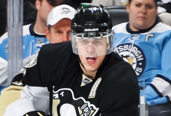 PITTSBURGH, PA - DECEMBER 20:  Evgeni Malkin #71 of the Pittsburgh Penguins skates with the puck against the Phoenix Coyotes on December 20, 2010 at CONSOL Energy Center in Pittsburgh, Pennsylvania.  (Photo by Jamie Sabau/Getty Images)