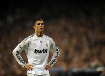 Football-2010-cristiano-ronaldo-madrid_display_image
