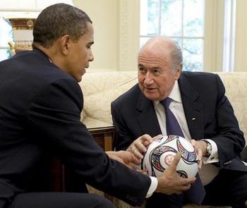 Football-2010-barack-obama-live_display_image
