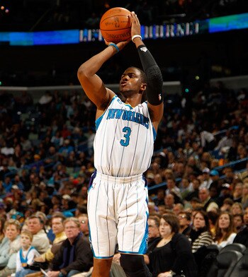 NEW ORLEANS, LA - DECEMBER 26:  Chris Paul #3 of the New Orleans Hornets shoots the ball during the game against the Atlanta Hawks at the New Orleans Arena on December 26, 2010 in New Orleans, Louisiana.  NOTE TO USER: User expressly acknowledges and agre