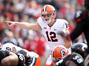 CINCINNATI - OCTOBER 30:  Ryan Nassib #12 of the Syracuse Orange gives instructions to his team during the Big East Conference game against the Cincinnati Bearcats at Nippert Stadium on October 30, 2010 in Cincinnati, Ohio.  (Photo by Andy Lyons/Getty Ima