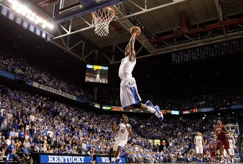 LEXINGTON, KY - DECEMBER 22:  Brandon Knight #12 of the Kentucky Wildcats dunks the ball during the game against the Winthrop Eagles on December 22, 2010 in Lexington, Kentucky.  Kentucky won 89-52.  (Photo by Andy Lyons/Getty Images)